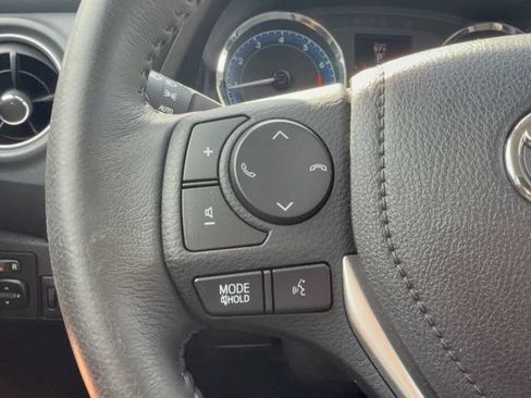 Used 2017 Toyota Corolla SE FWD image 17