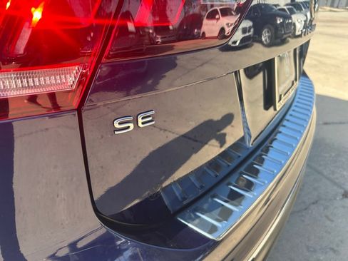 Used 2023 Volkswagen Tiguan SE image 31