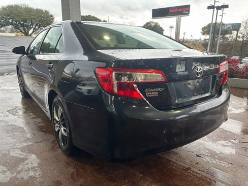 Used 2013 Toyota Camry L image 4