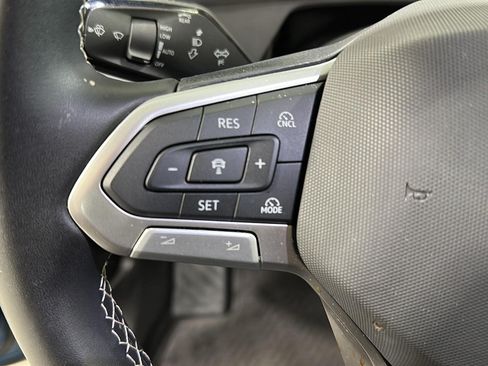 Used 2026 Volkswagen Tiguan SE AWD/4WD image 13