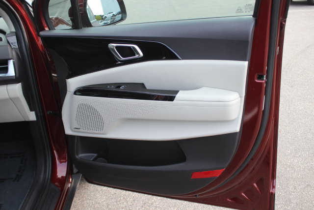 Used 2024 Kia Carnival SX Prestige FWD image 35