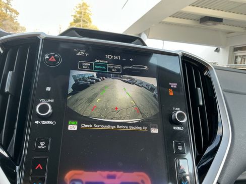 Used 2023 Subaru Ascent Limited image 22