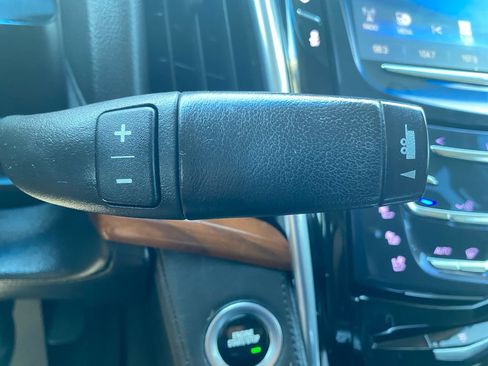 Used 2019 Cadillac Escalade Premium Luxury AWD/4WD image 46