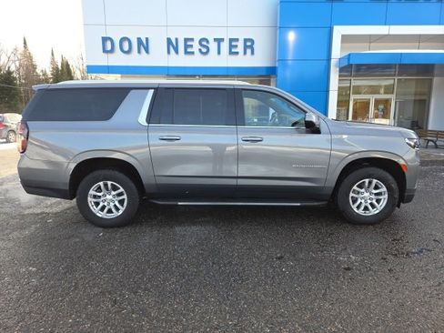 Used 2022 Chevrolet Suburban LT image 31