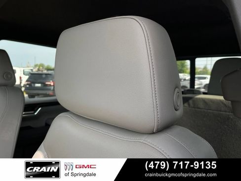 Used 2024 GMC Sierra 1500 SLT w/ SLT Premium Plus Package AWD/4WD image 22