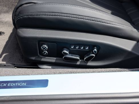 Certified 2025 Bentley Continental GTC AWD/4WD image 29