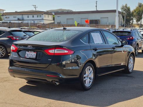 Used 2014 Ford Fusion SE FWD image 4