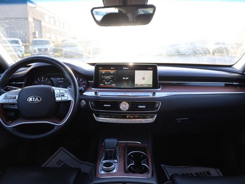 Used 2020 Kia K900 Luxury image 14