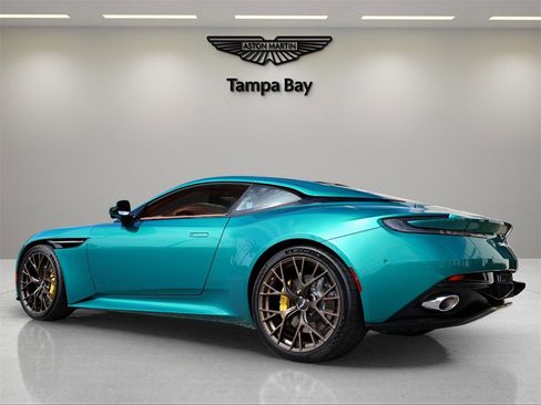 Used 2025 Aston Martin DB12 Coupe image 3