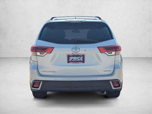 Used 2017 Toyota Highlander Limited image 6