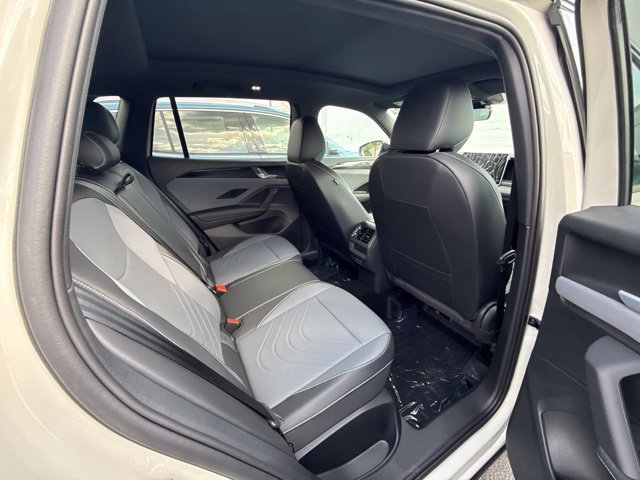New 2026 Volkswagen Tiguan SE R-Line AWD/4WD image 10