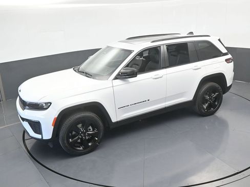 New 2026 Jeep Grand Cherokee Limited w/ Limited Altitude Package RWD image 42