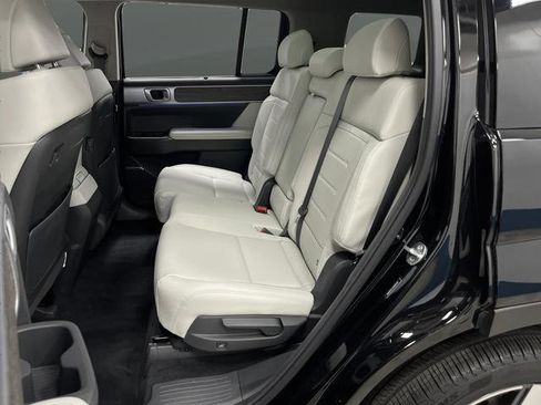 Used 2024 Hyundai Santa Fe Limited image 32