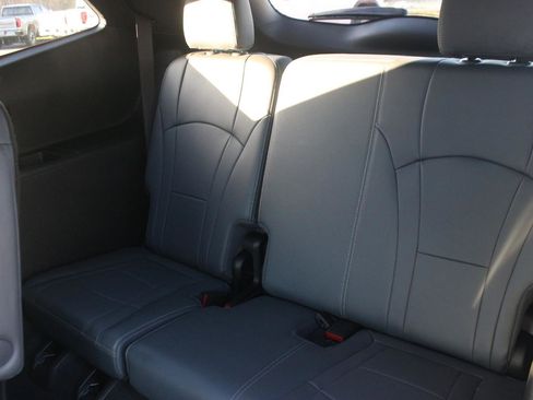 Used 2022 Buick Enclave Premium w/ Experience Buick Package image 38