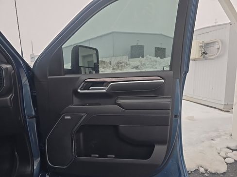 Used 2025 Chevrolet Silverado 2500 LTZ w/ LTZ Plus Package image 22