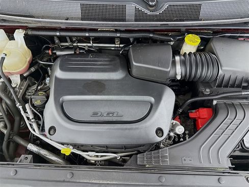 Used 2020 Chrysler Pacifica Touring-L Plus image 32