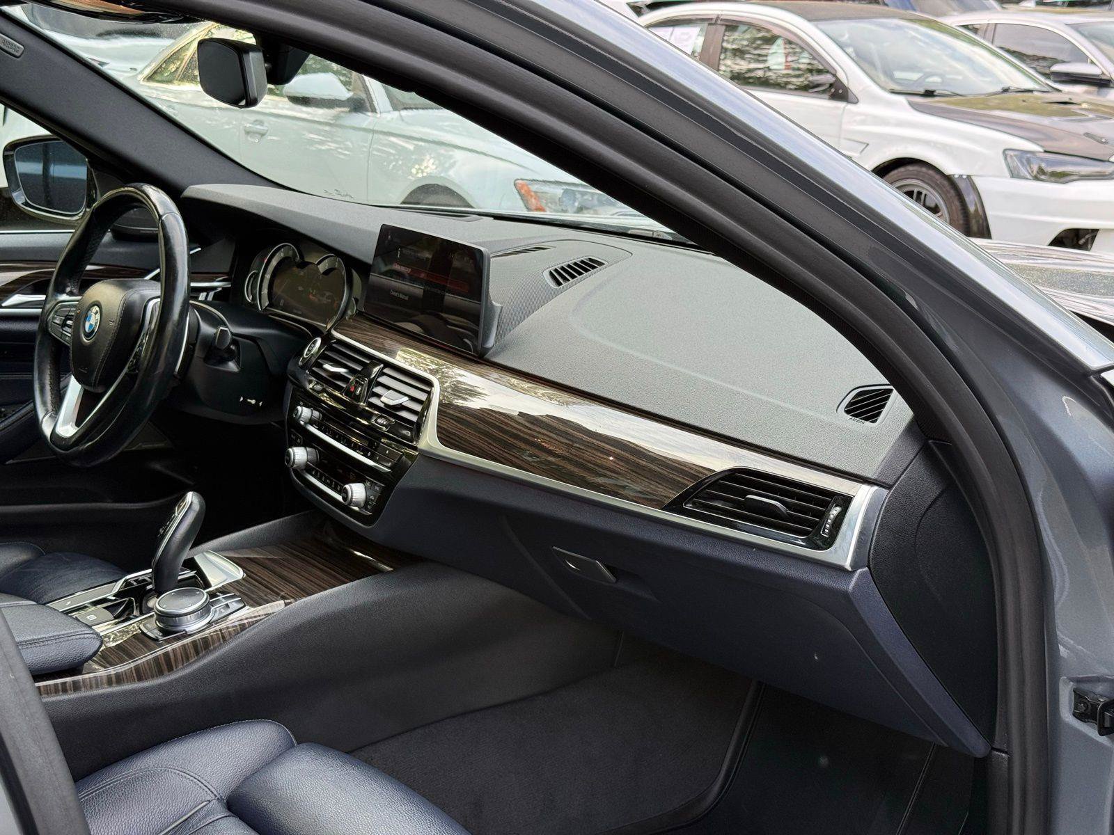 Used 2018 BMW 530i w/ Premium Package RWD image 20