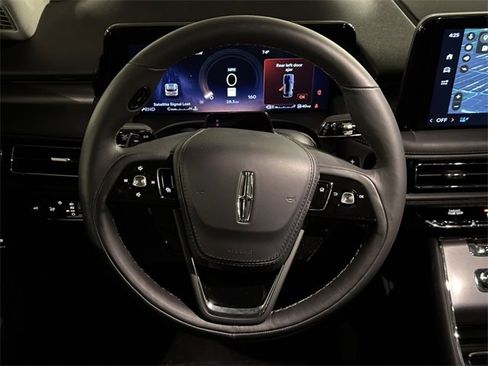 Used 2025 Lincoln Aviator AWD w/ Equipment Group 101A image 24