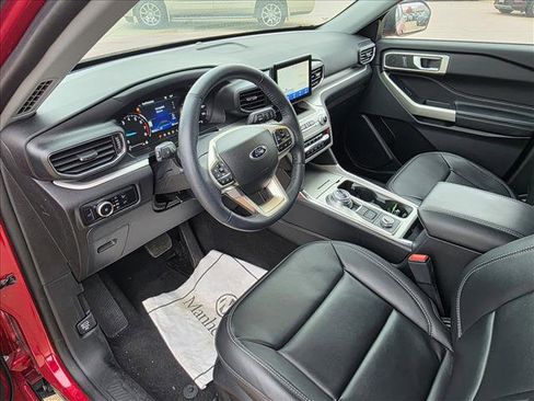 Used 2023 Ford Explorer XLT w/ Equipment Group 202A image 10