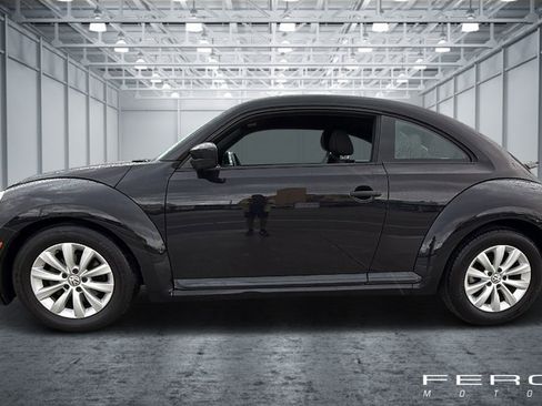 Used 2017 Volkswagen Beetle 1.8T S image 2