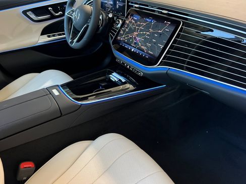 New 2025 Mercedes-Benz E 350 4MATIC Sedan image 18