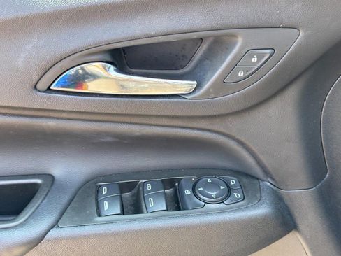 Used 2023 Chevrolet Equinox LT FWD image 17