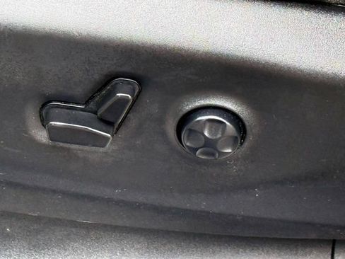 Certified 2023 Chrysler Pacifica Touring-L FWD image 17