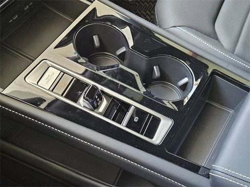 New 2024 Volkswagen Atlas Cross Sport SEL R-Line image 15