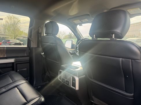 Used 2018 Ford F150 Lariat w/ Equipment Group 502A Luxury image 19