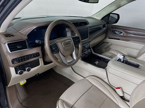 Used 2023 GMC Yukon XL Denali image 30