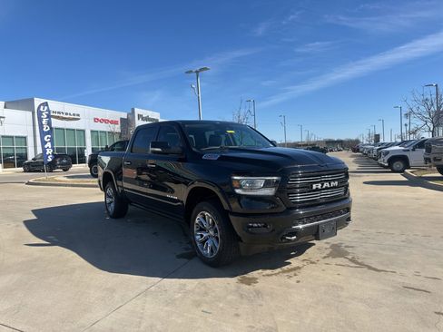 Used 2022 RAM 1500 Laramie w/ Laramie Southwest Edition image 7