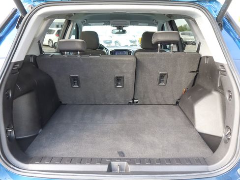 Used 2020 GMC Terrain SLE w/ Driver Convenience Package image 9