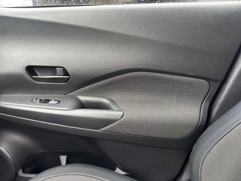 Used 2018 Nissan Kicks S FWD image 20