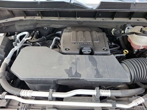 Used 2023 Chevrolet Silverado 1500 LT AWD/4WD image 27