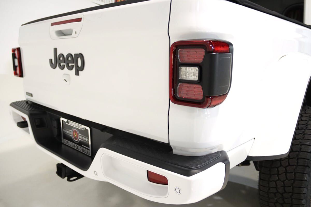 Used 2021 Jeep Gladiator Overland AWD/4WD image 11