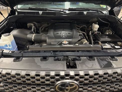 Used 2019 Toyota Tundra Limited w/ Limited Premium Package AWD/4WD image 30