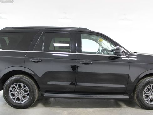 Used 2025 Ford Expedition Active RWD image 11