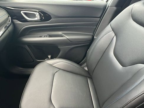 New 2026 Jeep Compass Limited image 12