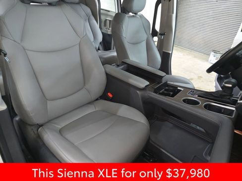 Used 2024 Toyota Sienna XLE image 16