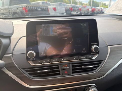 Used 2026 Nissan Altima 2.5 SV FWD image 21