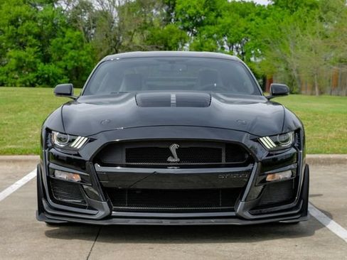 Used 2020 Ford Mustang Shelby GT500 w/ Carbon Fiber Track Pack RWD image 10