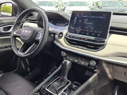 Certified 2024 Jeep Compass Limited AWD/4WD image 9