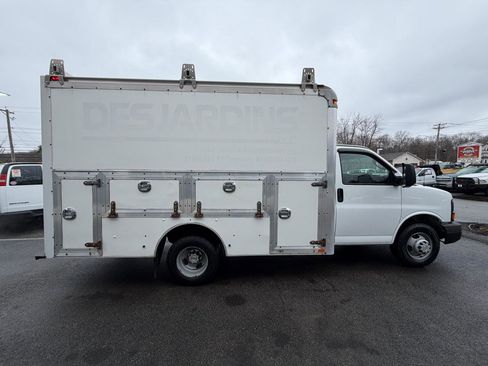 Used 2016 Chevrolet Express 3500 RWD image 6