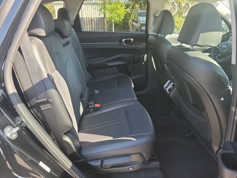 Certified 2025 Kia Sorento S image 12