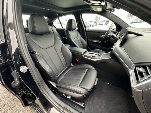 Used 2023 BMW 330i Sedan w/ Premium Package image 33