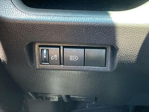 Used 2021 Toyota RAV4 LE FWD image 35