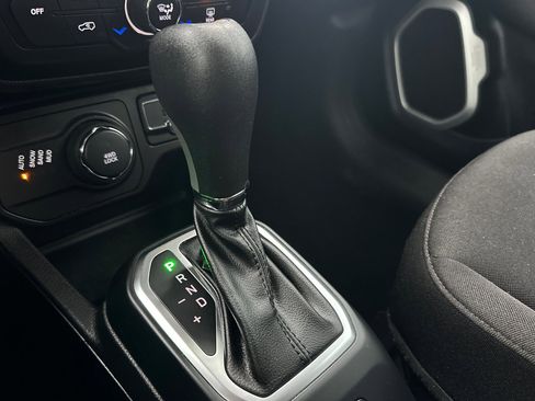 Used 2021 Jeep Renegade Sport image 21