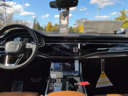 New 2025 Audi RS Q8 performance image 24