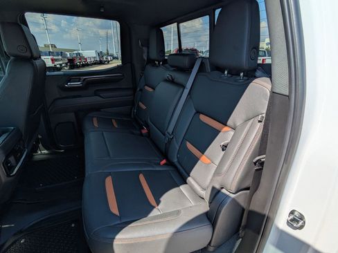 Used 2024 GMC Sierra 1500 AT4 image 31