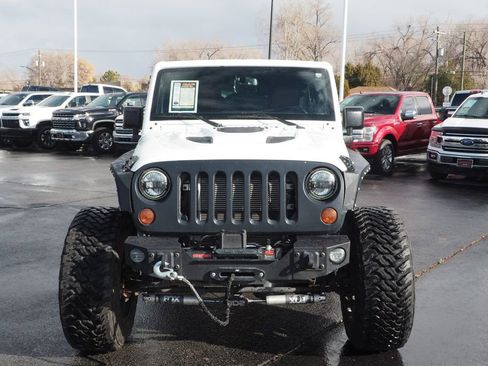 Used 2017 Jeep Wrangler Unlimited Sahara image 2